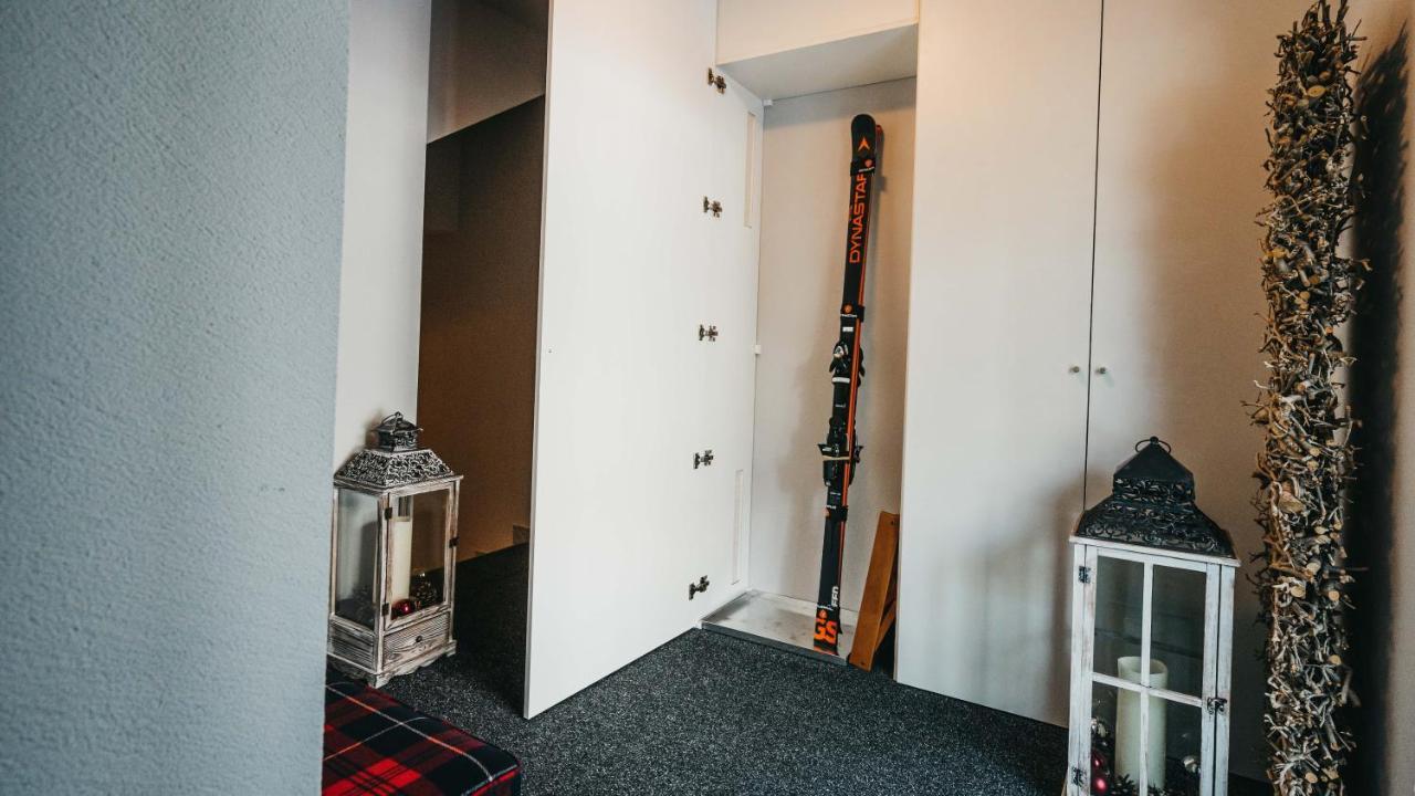 Charming 4 Bed Flat In Flimsアパートメント エクステリア 写真