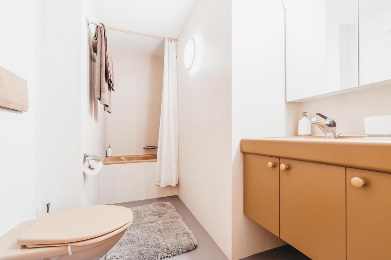 Charming 4 Bed Flat In Flimsアパートメント エクステリア 写真