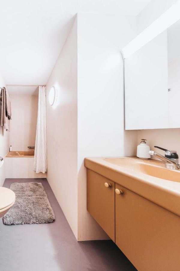 Charming 4 Bed Flat In Flimsアパートメント エクステリア 写真