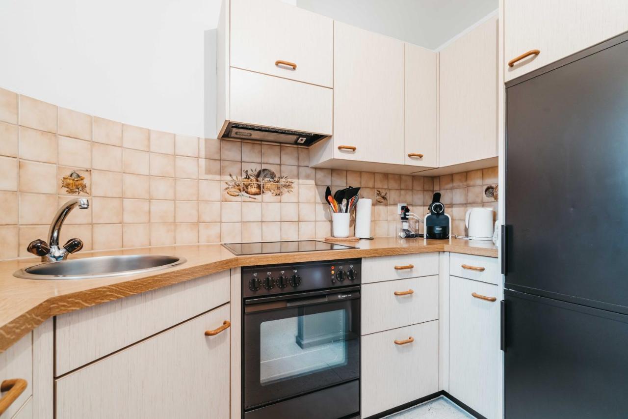 Charming 4 Bed Flat In Flimsアパートメント エクステリア 写真